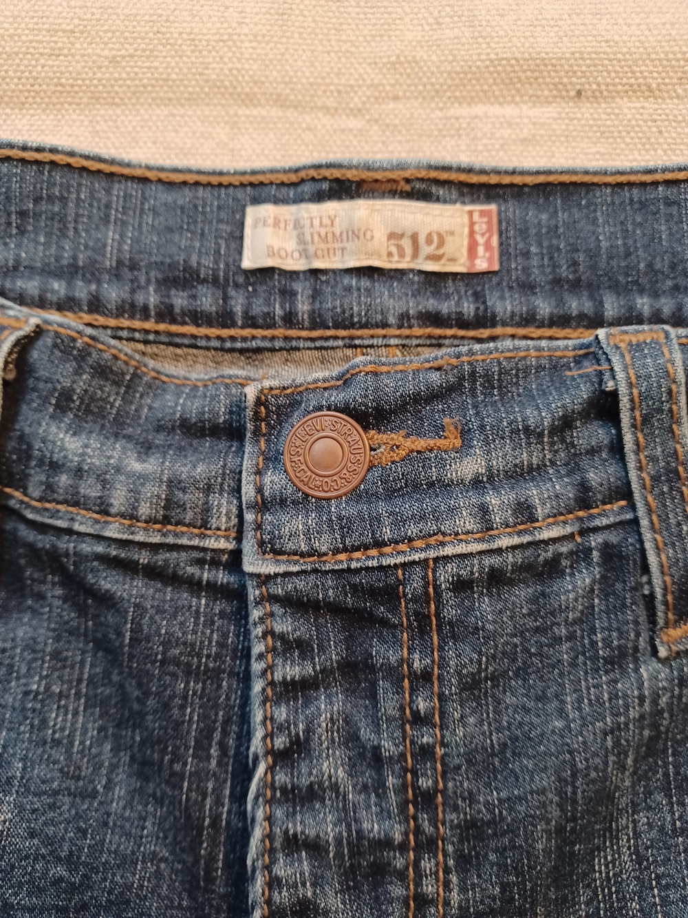 Levis 512 Perfectly Slimming Bootcut Jeans Women's Size 10 Petite Medium - Picture 2 of 9